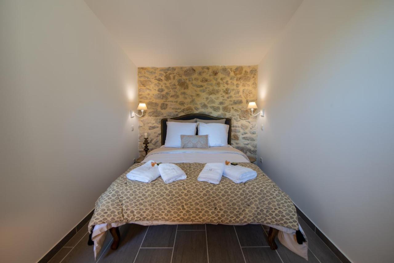La Maison De Livia, Chambres D'Hotes, Piscine Chauffee, Proche Uzes, Nimes, Ales Sauzet  Eksteriør billede