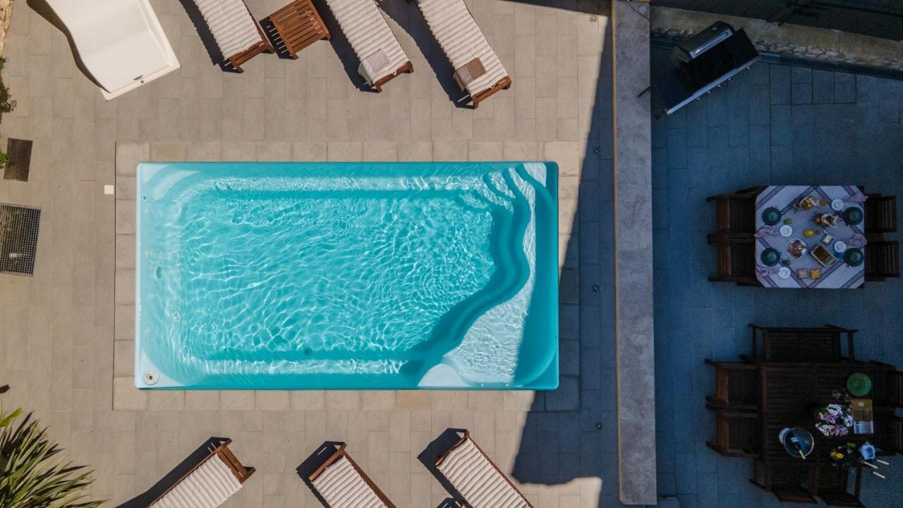 La Maison De Livia, Chambres D'Hotes, Piscine Chauffee, Proche Uzes, Nimes, Ales Sauzet  Eksteriør billede