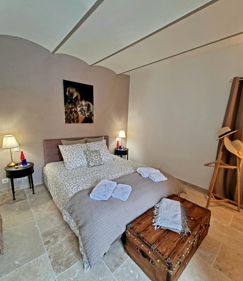La Maison De Livia, Chambres D'Hotes, Piscine Chauffee, Proche Uzes, Nimes, Ales Sauzet  Eksteriør billede